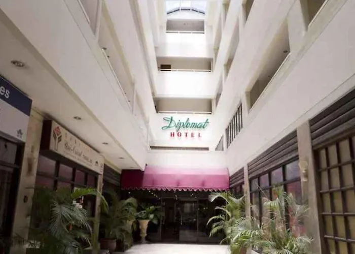 Diplomat Hotel 2*