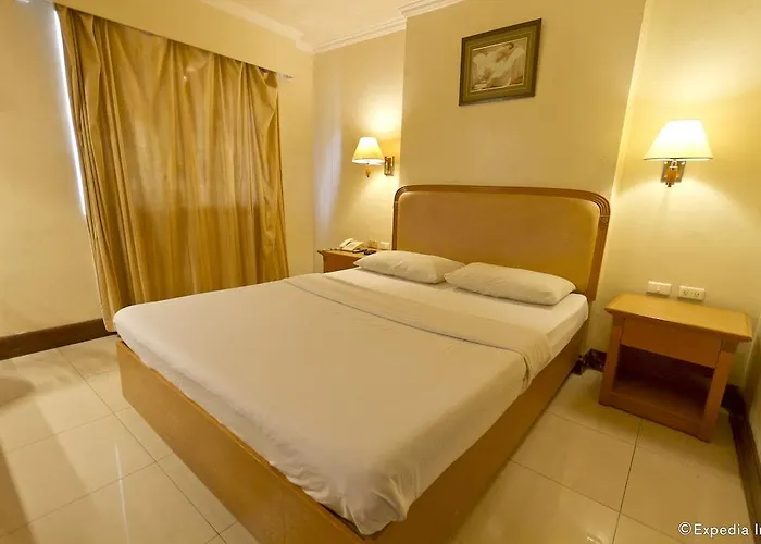 Diplomat Hotel 2*