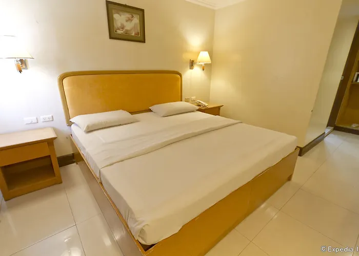 Hotel Diplomat 2*