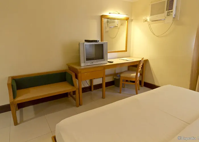 Diplomat Hotel 2*